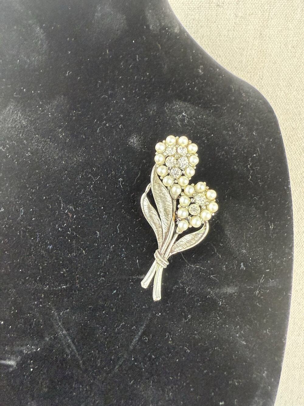 Vintage Coro pearl And Rhinestone Floral brooch